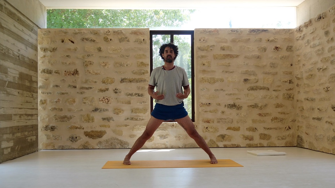 קורס איינגר יוגה למתחילים- שיעור רביעי